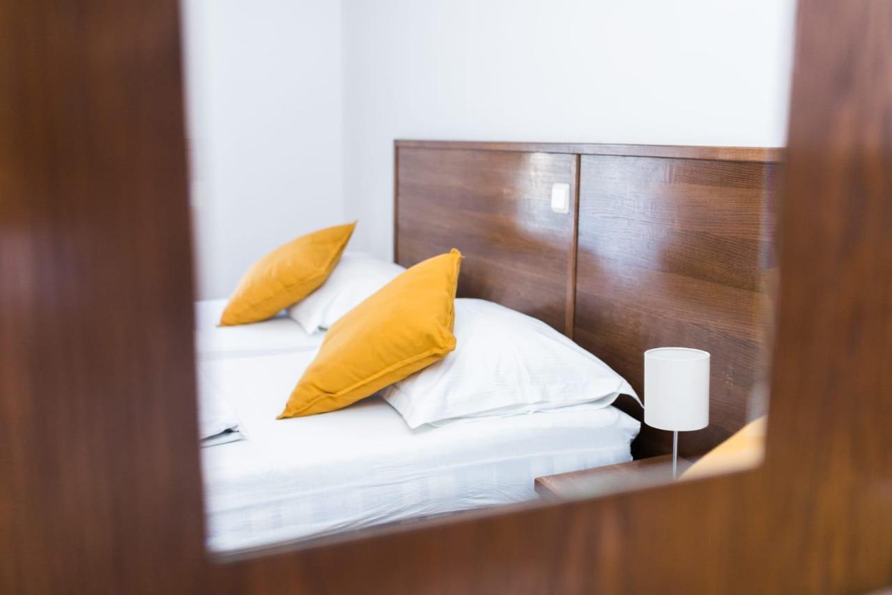 Mb Pag Bed&Breakfast Паг Екстер'єр фото