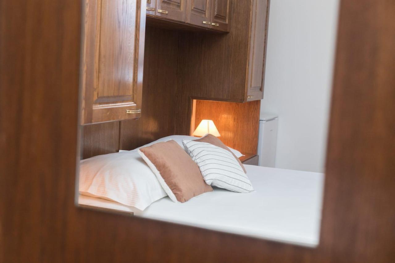 Mb Pag Bed&Breakfast Паг Екстер'єр фото